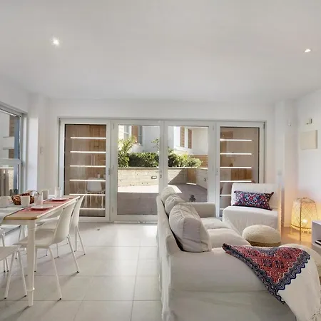 Beautiful Duplex Facing The